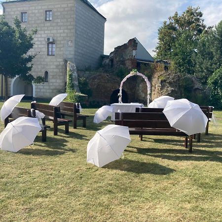 Penzion A Pivnice Varna Velká Bystřice Exterior foto