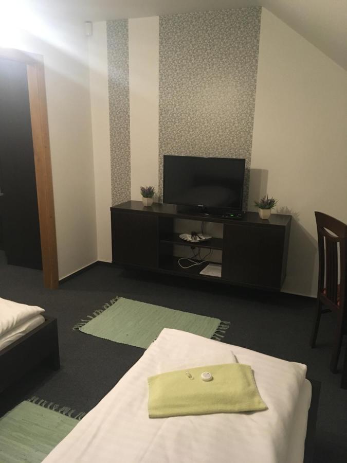 Penzion A Pivnice Varna Velká Bystřice Exterior foto
