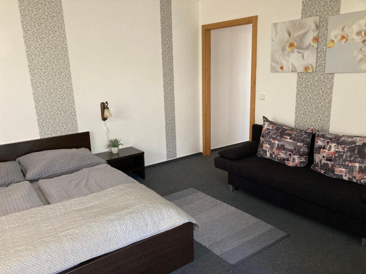 Penzion A Pivnice Varna Velká Bystřice Exterior foto