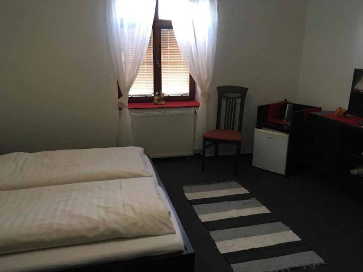 Penzion A Pivnice Varna Velká Bystřice Exterior foto